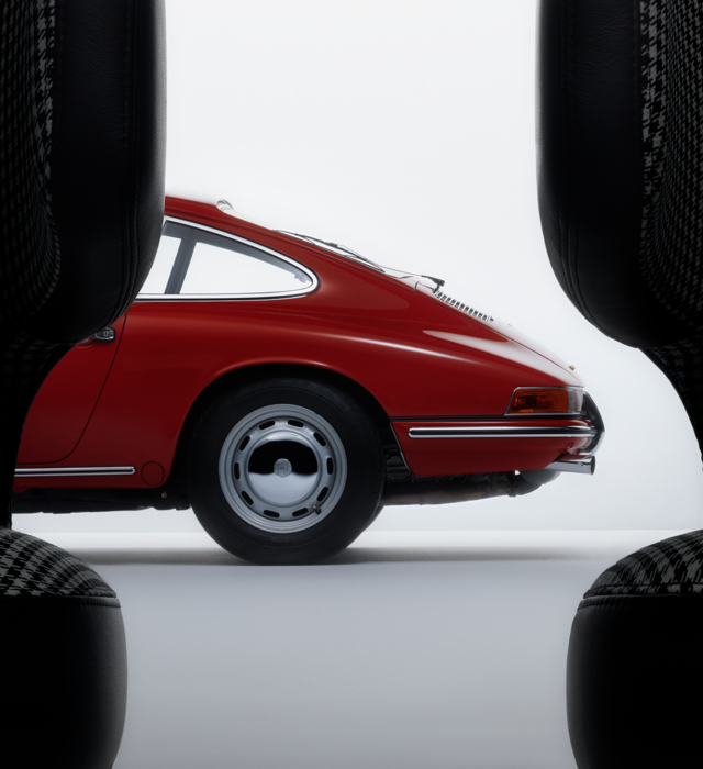 Shows Picture of vitra_porsche-gallery-3.png