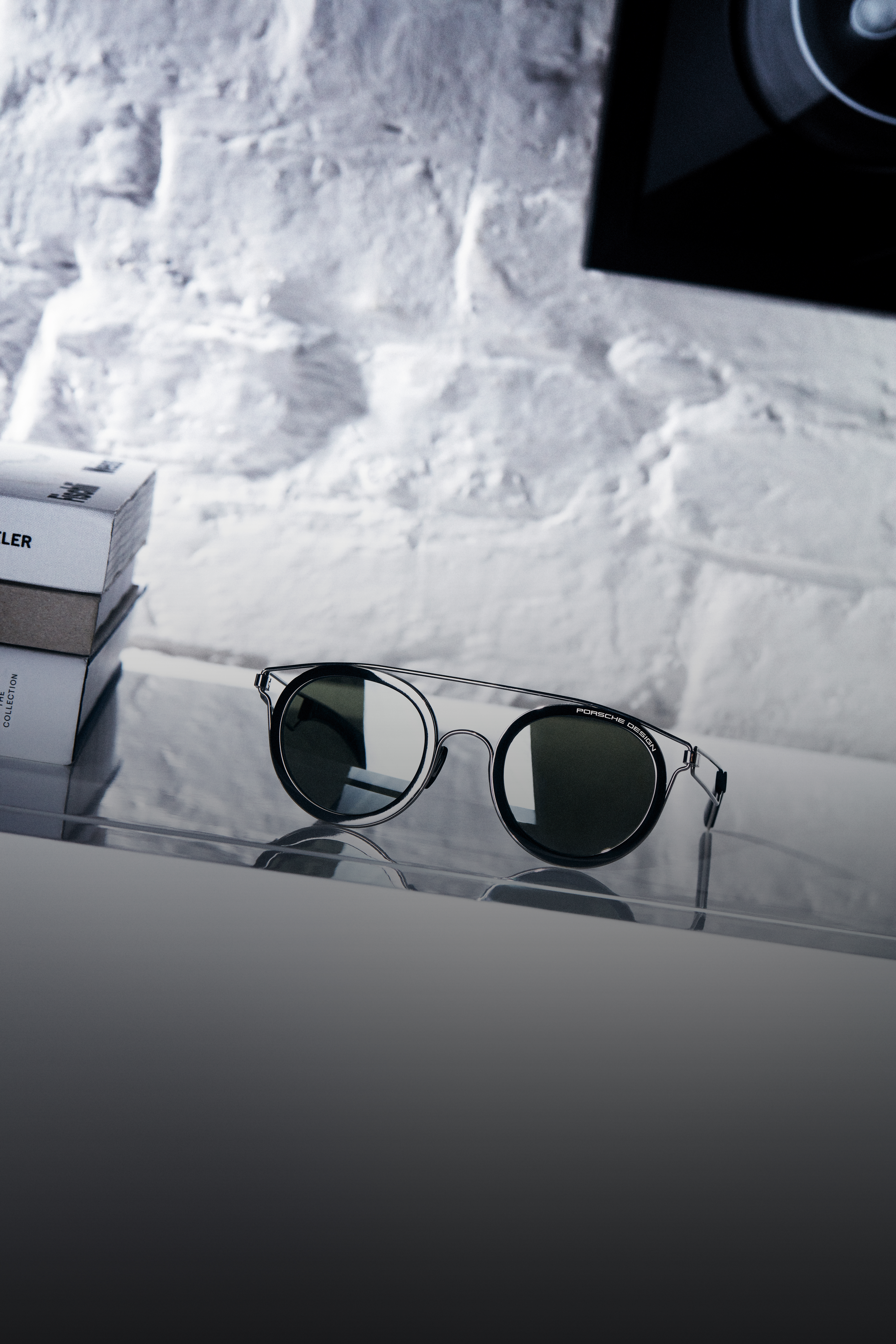 Shows Picture of 210902_Eyewear_Kampagnen_Slide_2.jpg