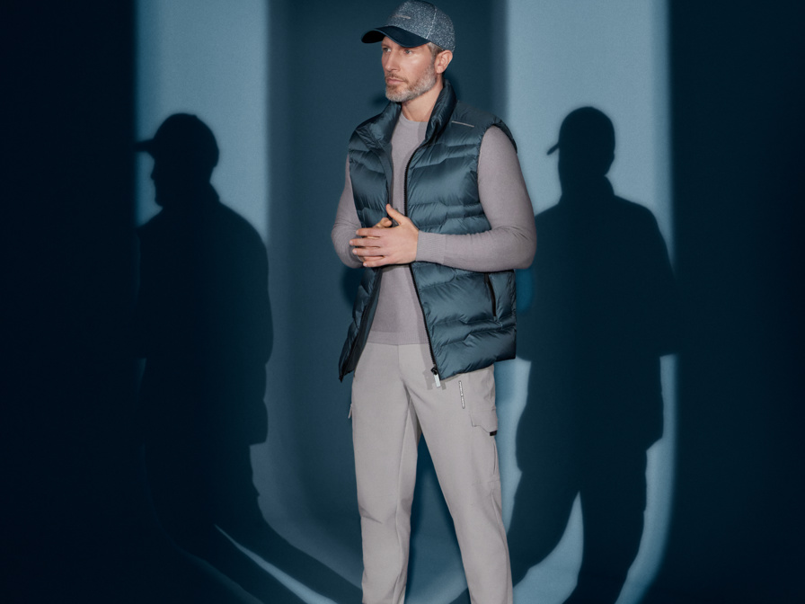 Shows Picture of man-wearing-porsche-design-fashion-posing-in-corner-with-lighteffects.jpg
