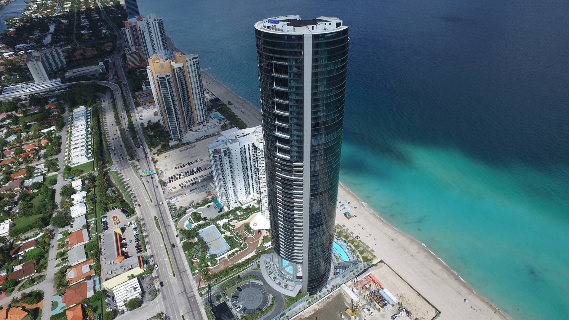 Shows Picture of 210828_Content_Slider_Miami_1920x1080_01.jpg