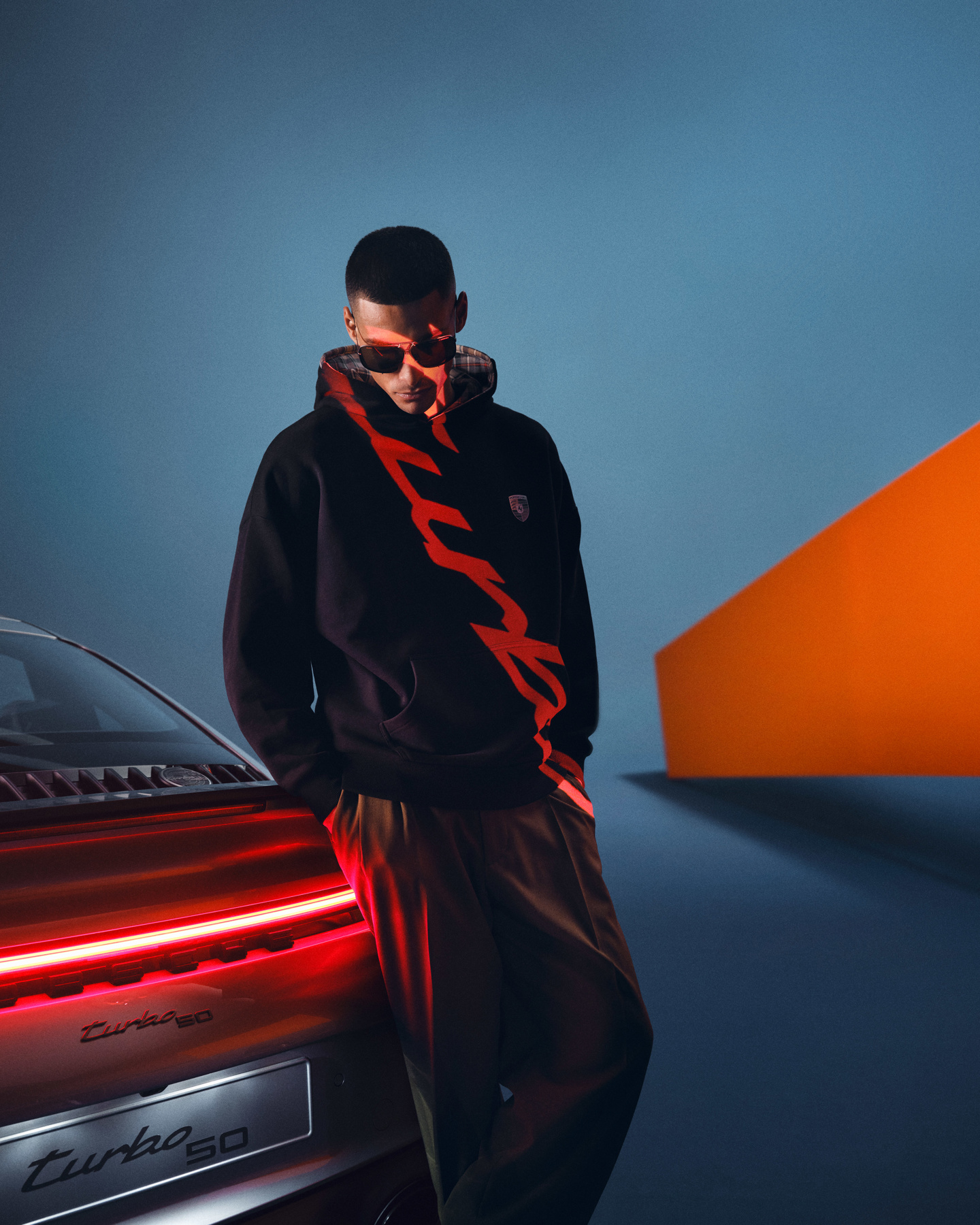 Shows Picture of M10_PORSCHE_PLX_PEOPLE_sRGB_150dpi(2).jpg