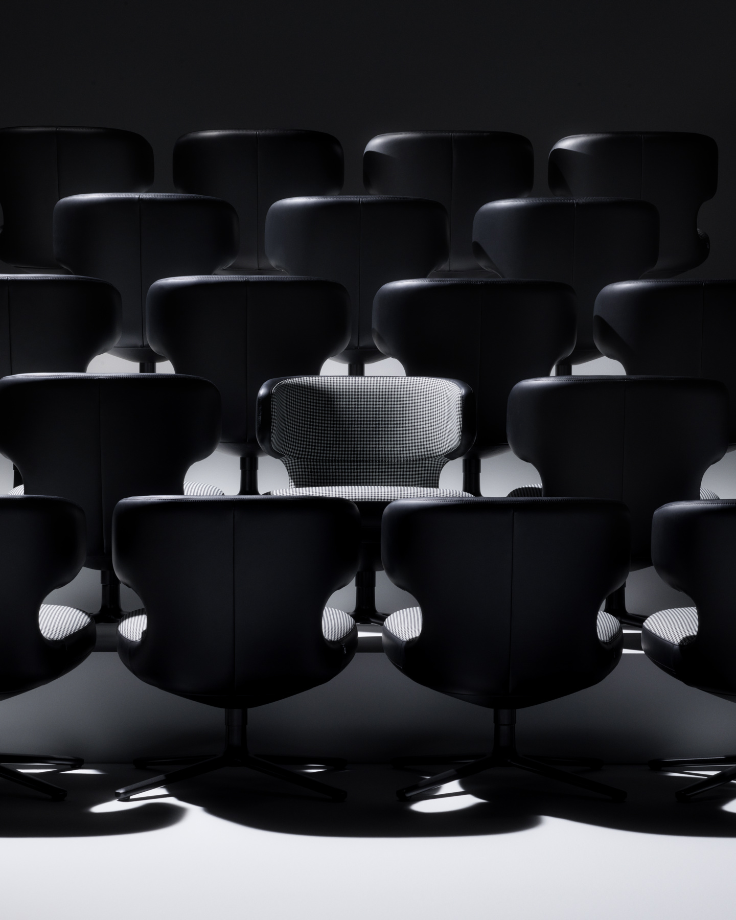 Shows Picture of 23-11_JL_PORSCHE_VITRA_02_0543_RGB.jpg