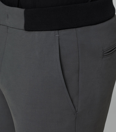Side Near Middle view of product with ean 4056487036663