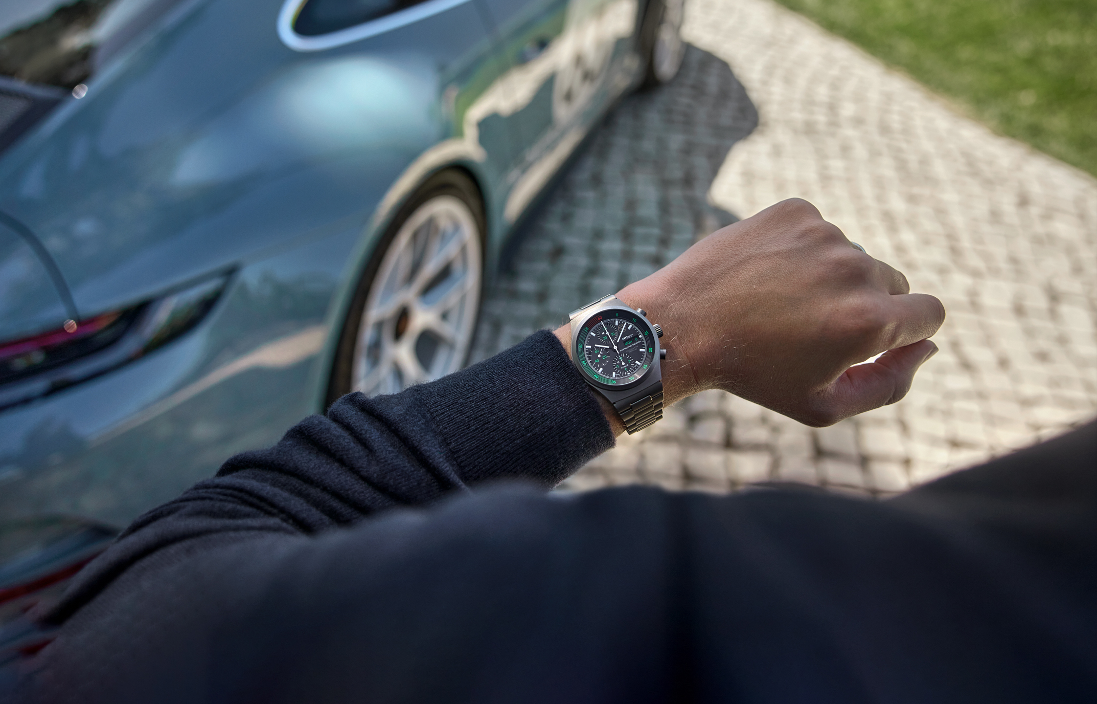 Shows Picture of PD23_911ST_Chronograph_KK_M1.jpg