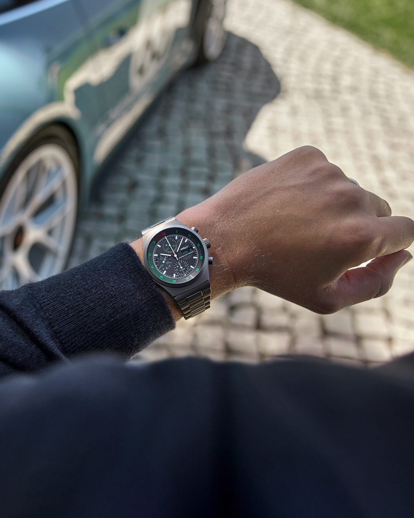 Shows Picture of PD23_911ST_Chronograph_KK_M1.jpg