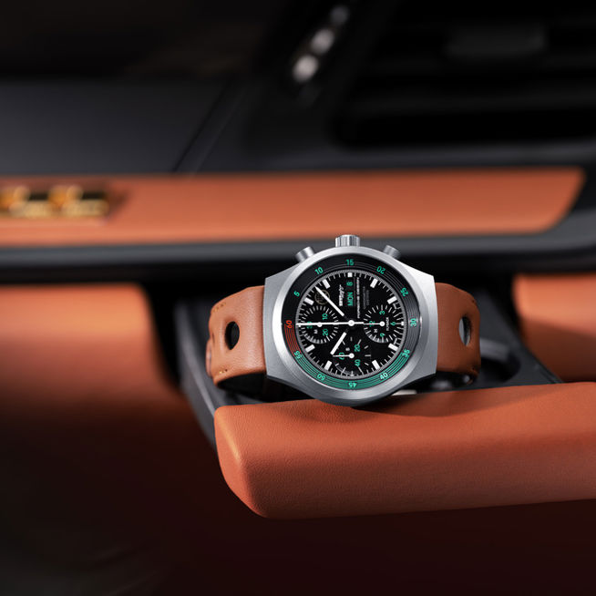 Shows Picture of PD23_911ST_Chronograph_KK_M8_layout.jpg