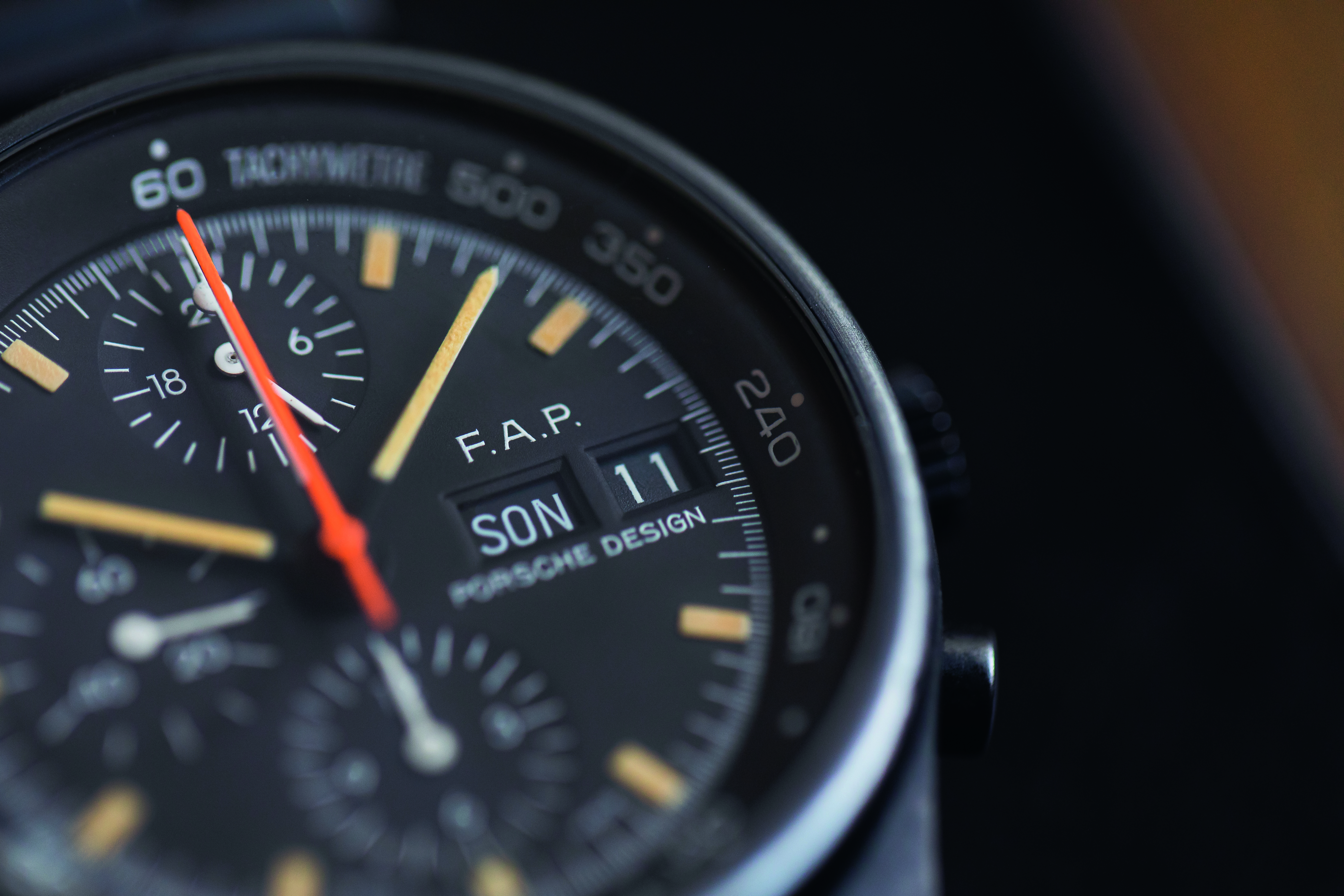 Shows Picture of 50JPD_Uhr_FAP_final-101_CMYK.jpg