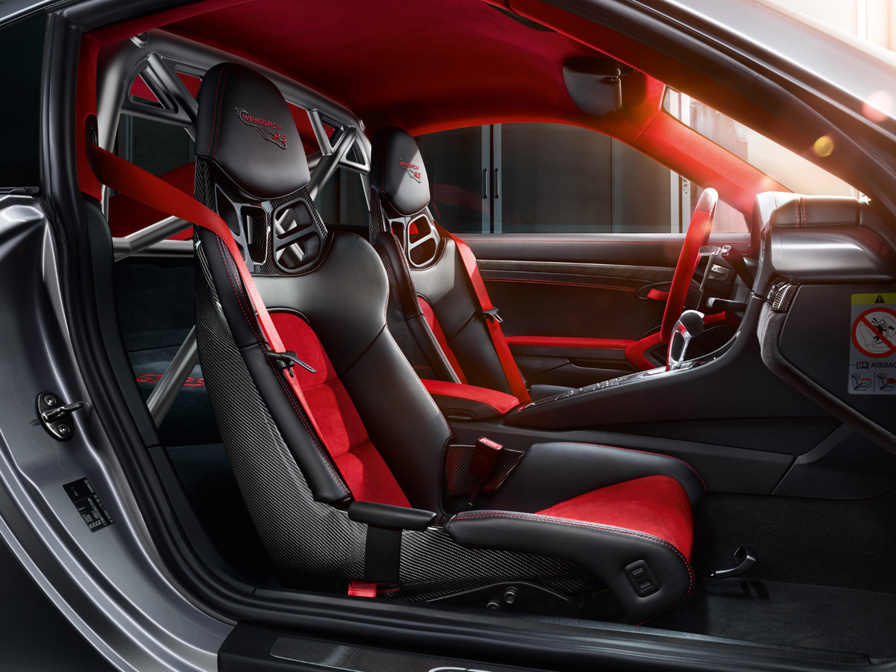 Shows Picture of 210914_GT2RS_Für_Den_Perfekten_Sitz_Content_Slider_04.jpg