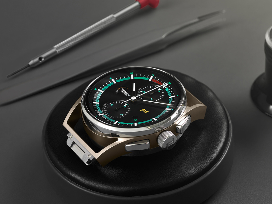 Shows Picture of 210908_Final_TP CHRONOGRAPH 911 Targa 4S Herit. DesEd_SEO_Exklusives Sportwagengefühl_03.jpg