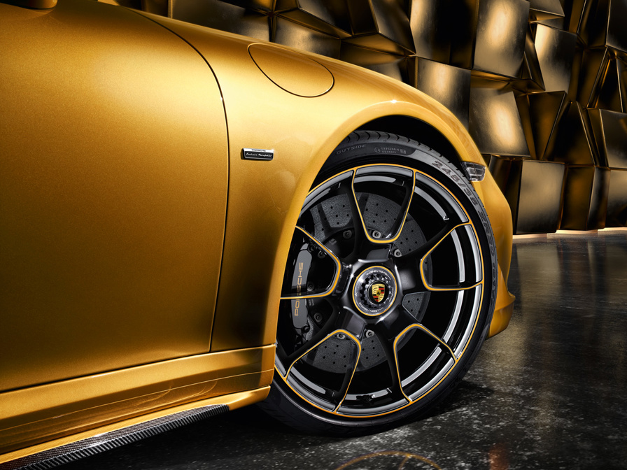 Shows Picture of EX18U30ID0016_low.jpg