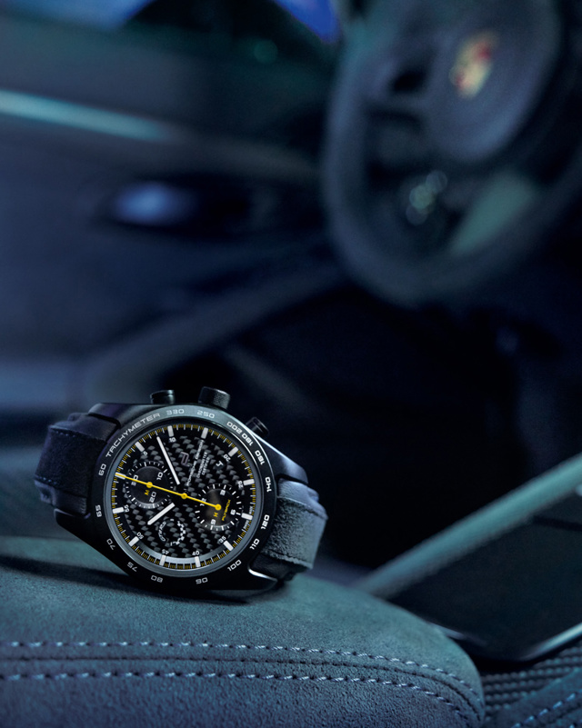 Shows Picture of Chronograph718_Cayman.jpg